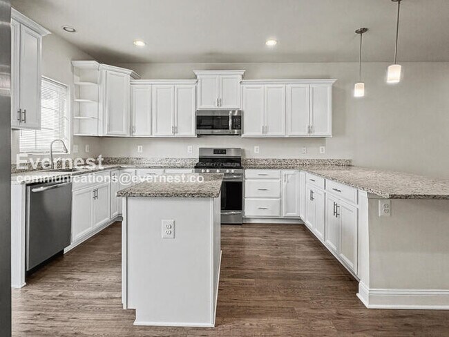 Foto del edificio - 2515 Hyacinth Ln