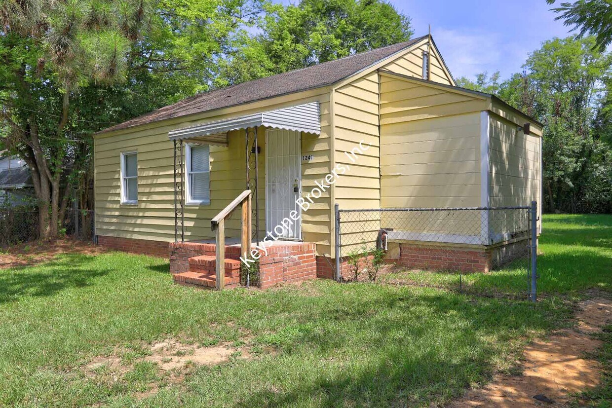 Primary Photo - 1241 Auburn Dr
