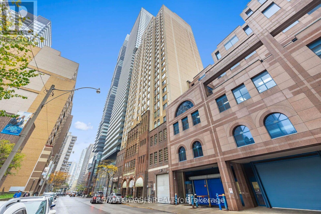 Primary Photo - 25-1025 Grenville St