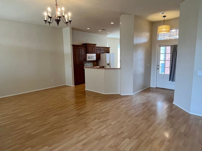 Building Photo - Gorgeous 3 Bed In Edmond Schools