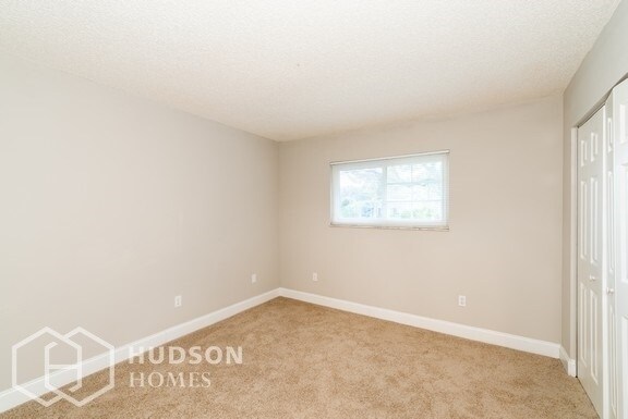 Building Photo - 827 Du Bois Ave SE