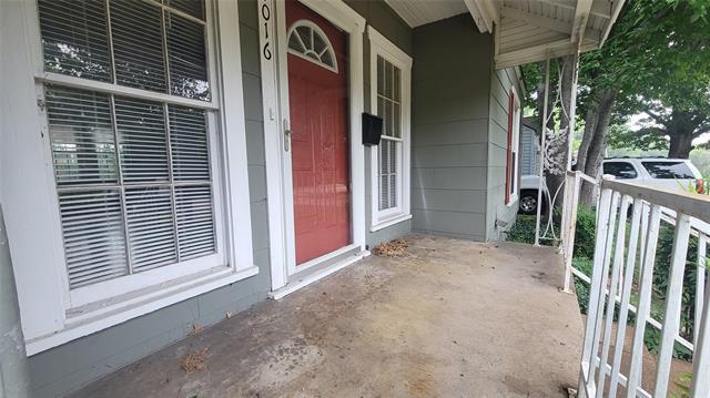 Building Photo - 4016 Calmont Ave
