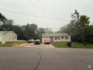 Building Photo - 206 Hillcrest Dr
