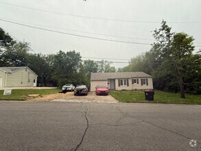 Building Photo - 206 Hillcrest Dr