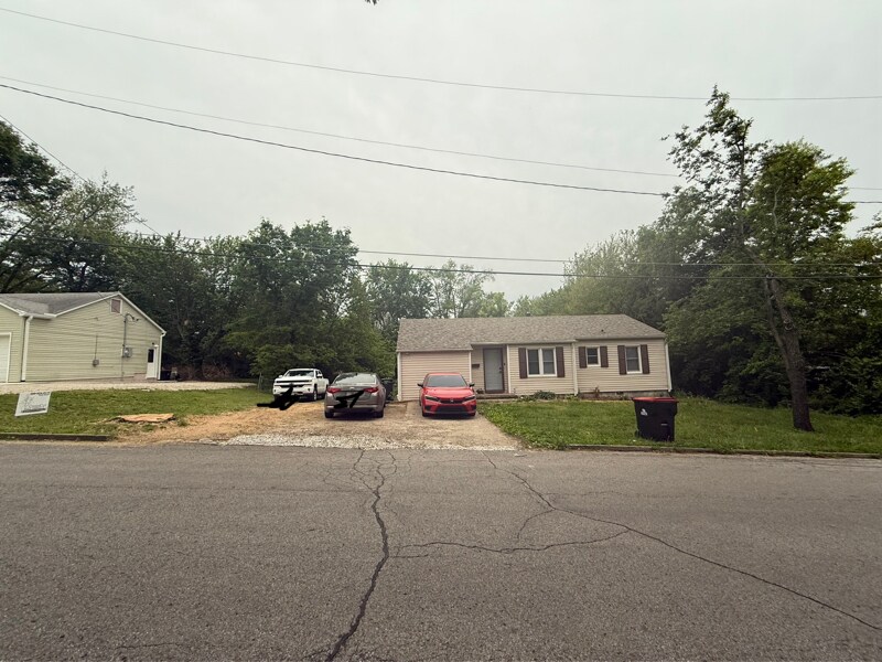 Foto principal - 206 Hillcrest Dr
