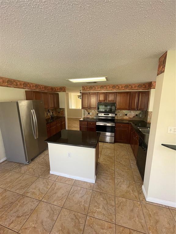 Foto del edificio - 8304 Montoya Cir