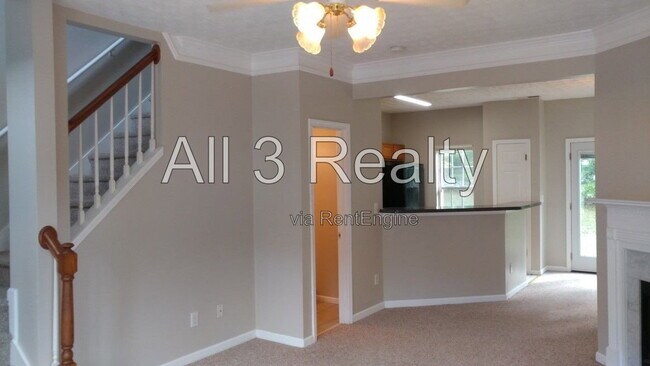 Building Photo - 5670 Hampton Ct