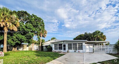 Building Photo - 1624 NE Orion St