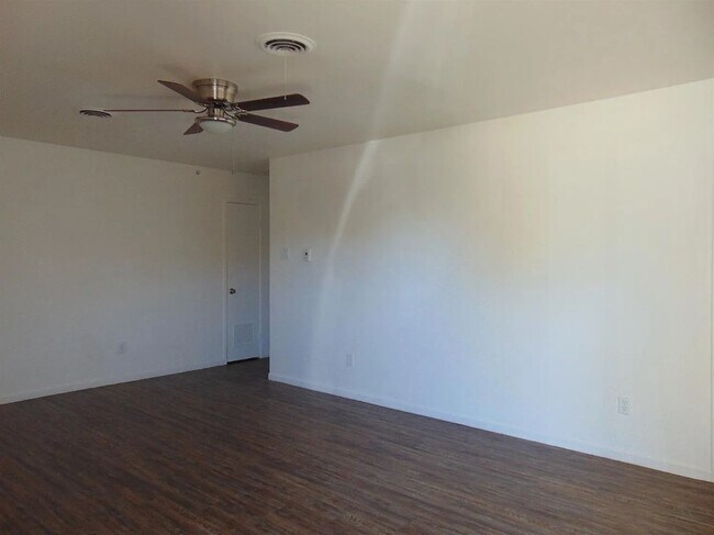 Foto del edificio - 2406 46th St