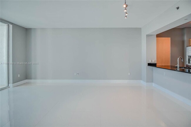 Photo - 951 Brickell Ave Apartment