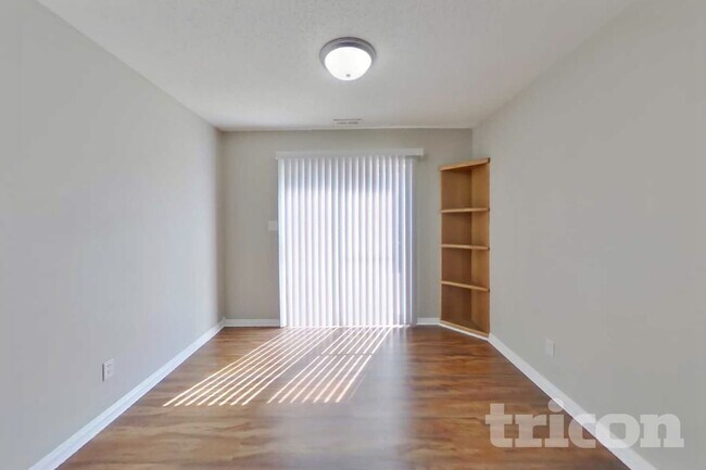 Foto del edificio - 5103 Sandy Forge Dr