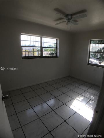 Foto del edificio - 1321 NW 28th St