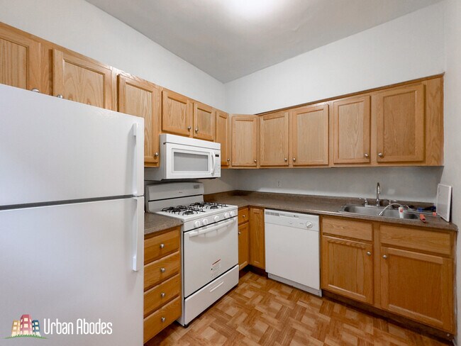 Building Photo - 4427 N Wolcott Ave