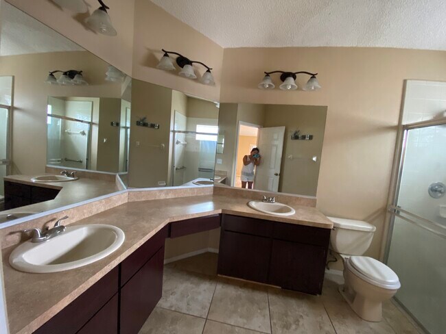 Building Photo - 4712 Windwood Dr