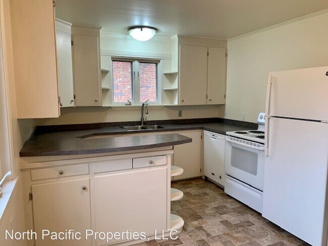 Foto del edificio - 3 br, 2 bath House - 2576 8th Ave W