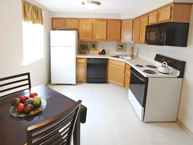 Building Photo - Regency Court