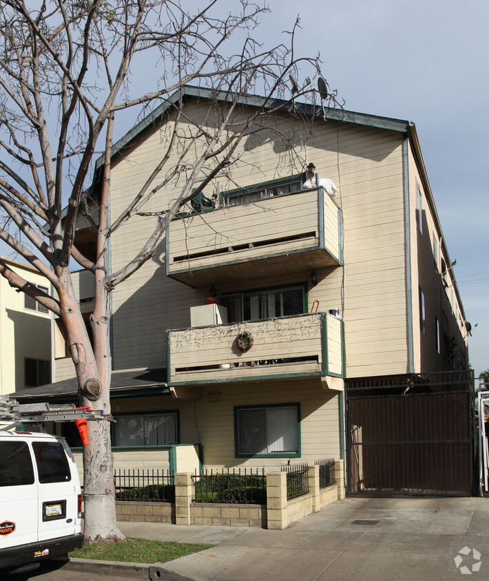 Primary Photo - 744 Rose Ave