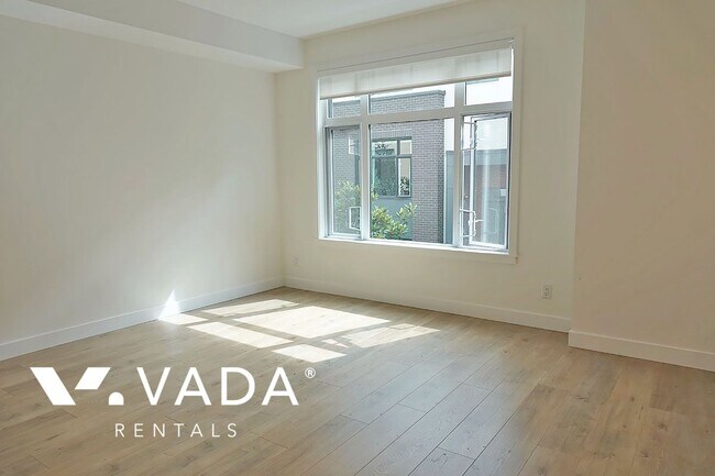 Photo du bâtiment - Ebb &amp; Flow 3 Level 2 Bed Townhouse Ren...