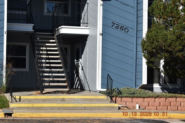 Building Photo - Spacious 3 bedroom Condo - Free Rent until January 2026