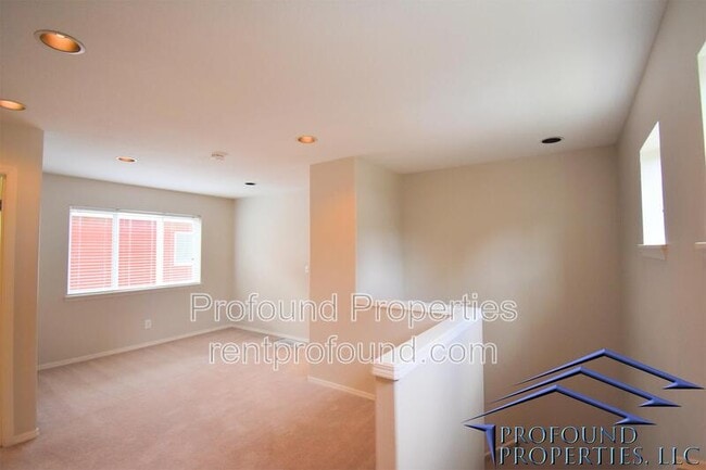 Building Photo - 6055 SW 208th Pl