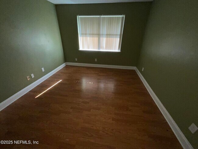 Foto del edificio - 650 W Pope Rd