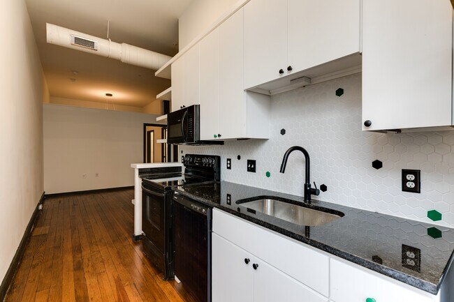 Vista de la cocina - 210 E Grace St