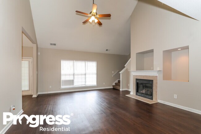 Building Photo - 10222 Green Moss Dr N