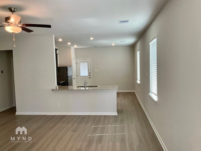 Building Photo - 15442 Maple Ter Dr