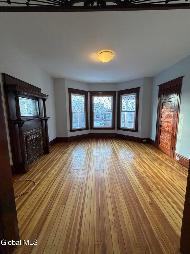 Foto del edificio - 608 3rd Ave