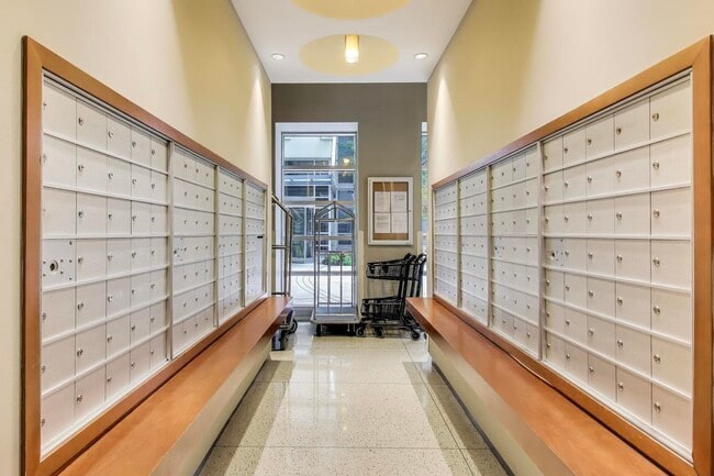 Building Photo - 700 N Larrabee St