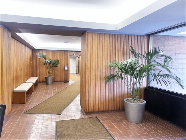 Foto del edificio - 801 S Plymouth Ct