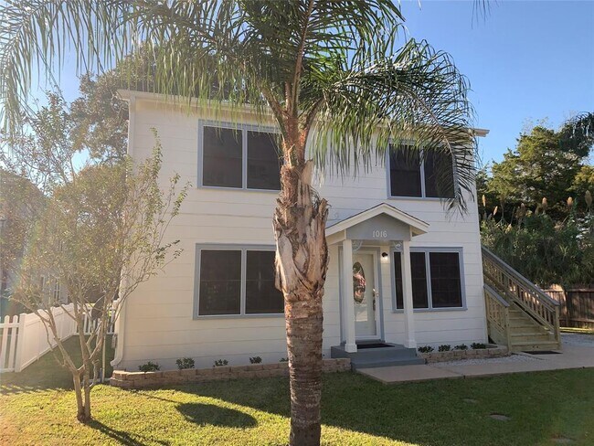 Building Photo - 1016 S Booth Ln