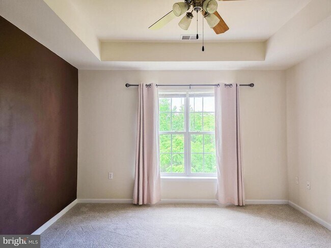 Building Photo - 205 Brook Meadow Dr