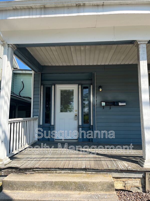 Building Photo - 175 E Derry Rd