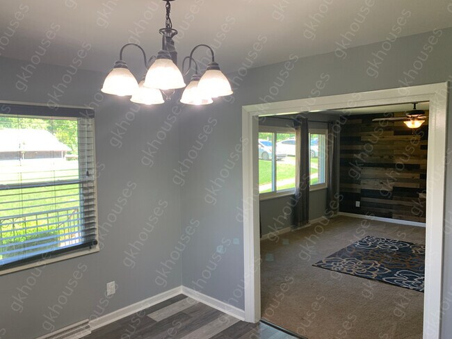 Building Photo - 8932 Glenridge Dr