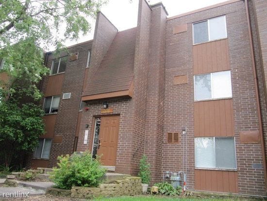 Primary Photo - 701 Spruce Ct