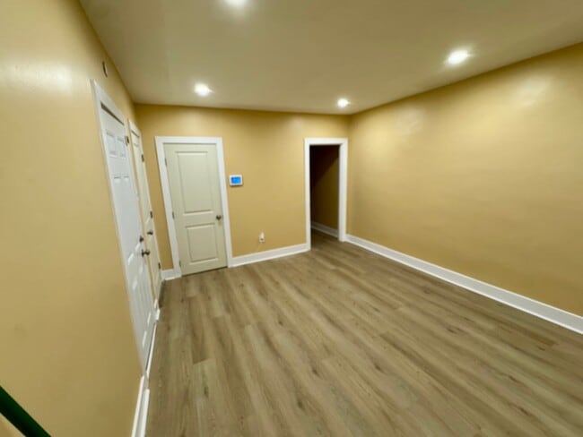 Building Photo - 4927 Wissahickon Ave