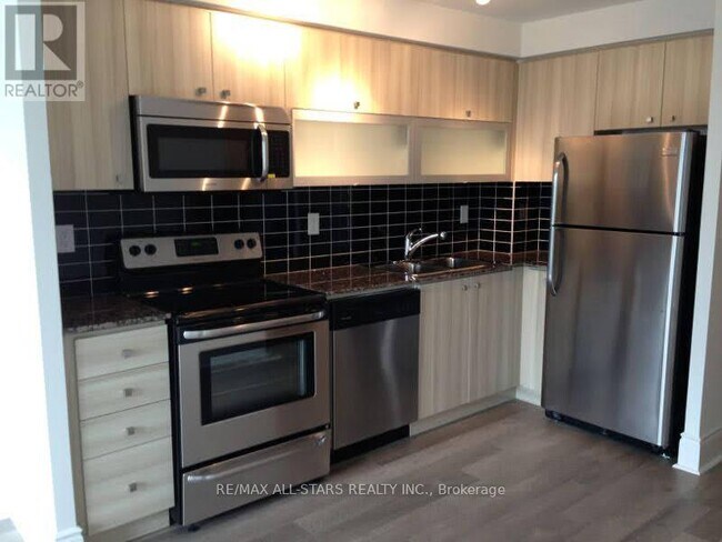 Photo du bâtiment - 2015 Sheppard Ave E