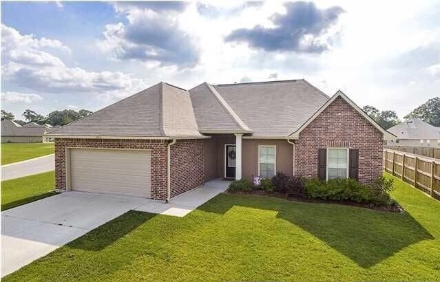 Building Photo - 14215 Martinique Drive