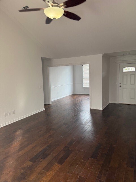 Foto del edificio - 5102 Roxbury Way