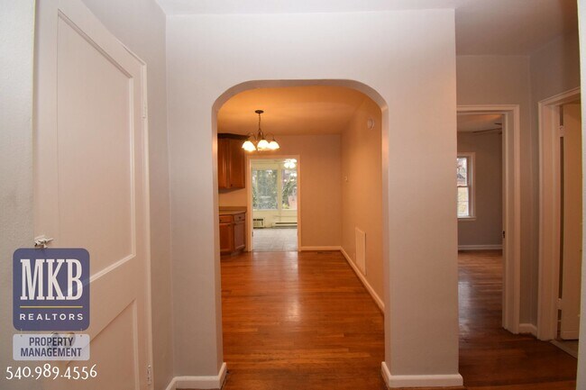 Building Photo - 2533 Westover Ave SW