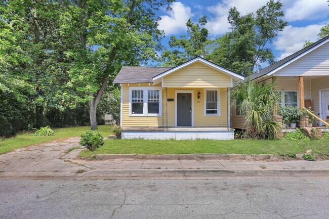 Building Photo - Cozy 2-Bedroom, 1-Bathroom House at Savannah