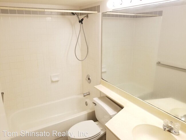 Building Photo - 94-790-644 Lumiaina St