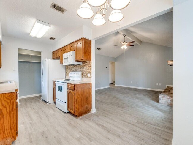 Foto del edificio - 6001 Old Mill Ct