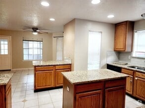 Building Photo - 10306 Jockey Club Dr