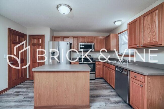 Building Photo - 362 Millett Dr