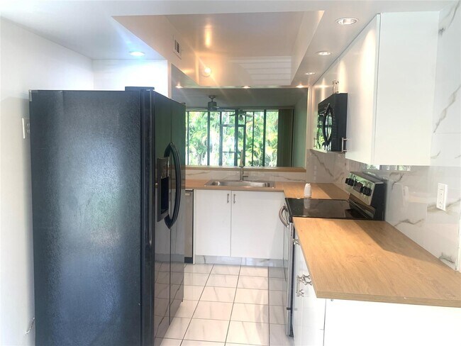 Foto del edificio - 2931 SW 87th Ter