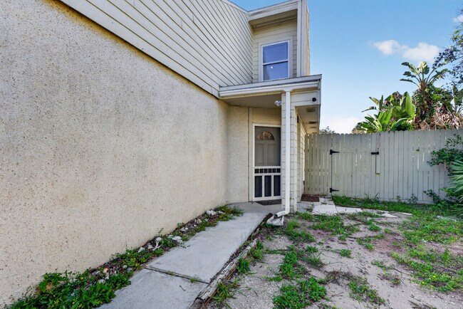 Foto del edificio - 4204 Seagate Ln N