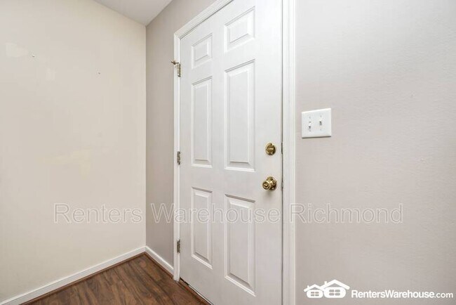 Building Photo - 7029 Pine Orchard Ct