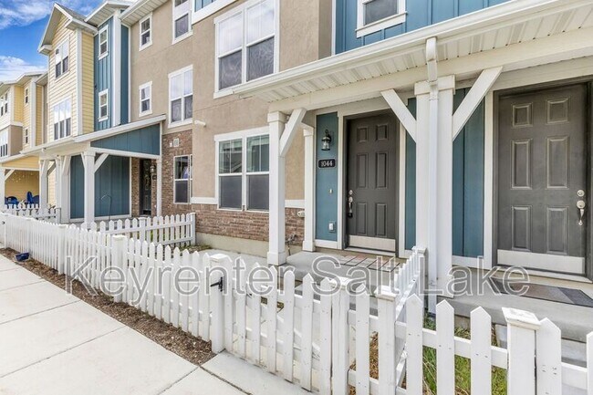 Foto del edificio - 1044 W Painted Horse Ln